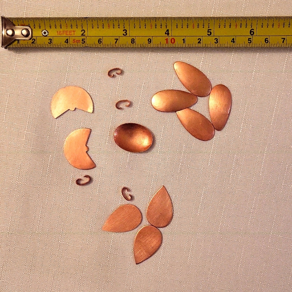 10 small enamelling copper blanks with 4 copper connector links